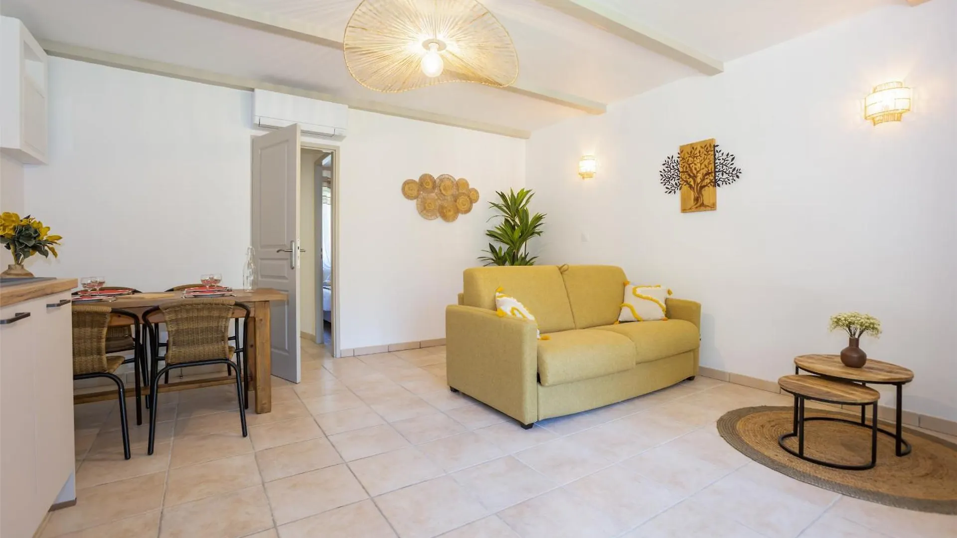 Gite Domaine De Meyrol Apartment Eyguieres France