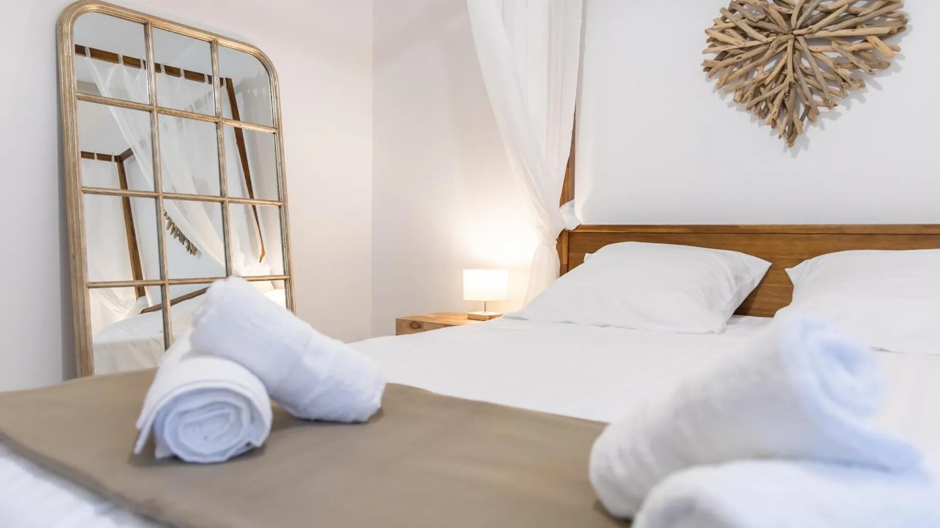 Gite Domaine De Meyrol Apartment Eyguieres