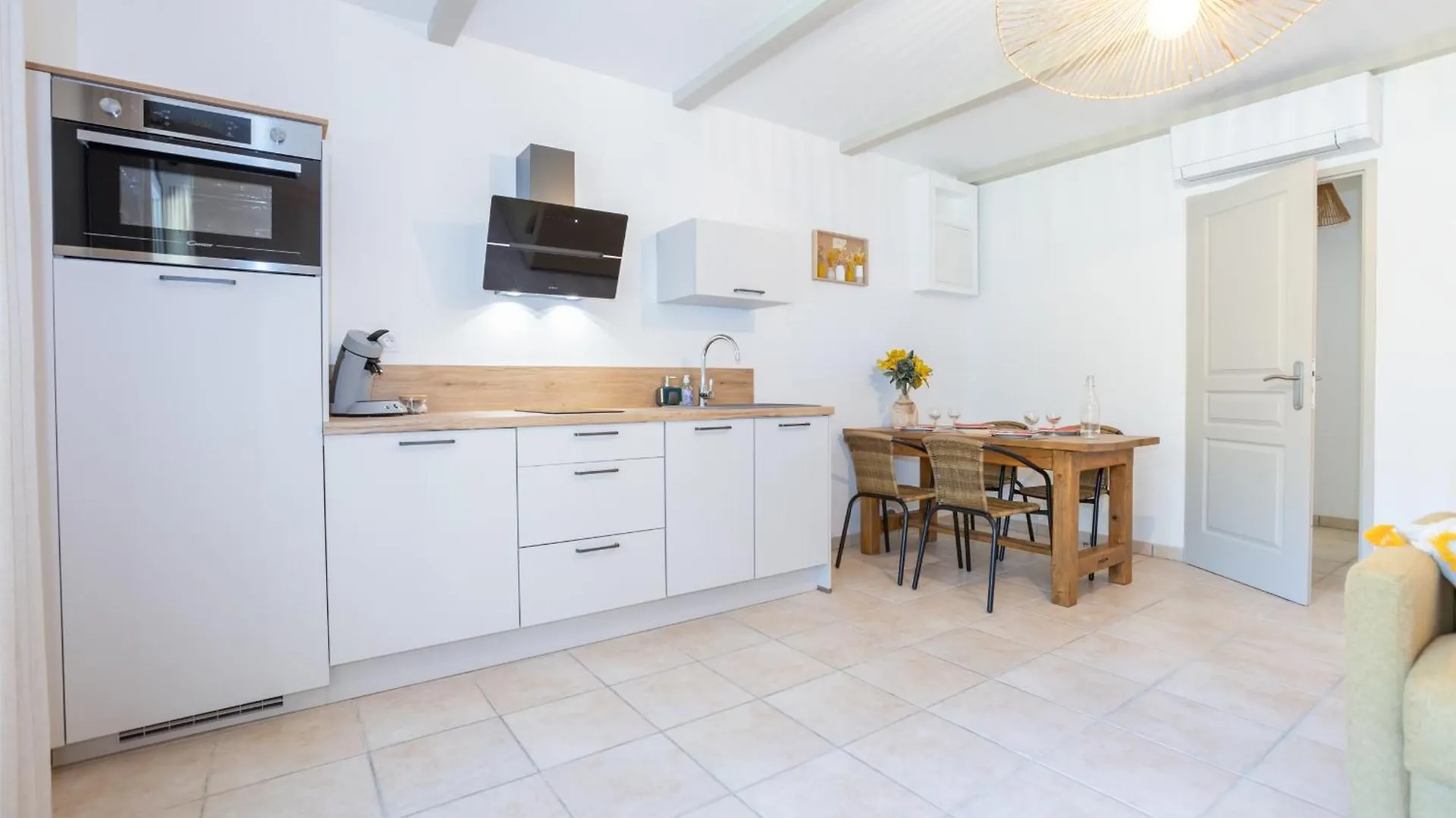 Gite Domaine De Meyrol Apartment Eyguieres 0*,  France