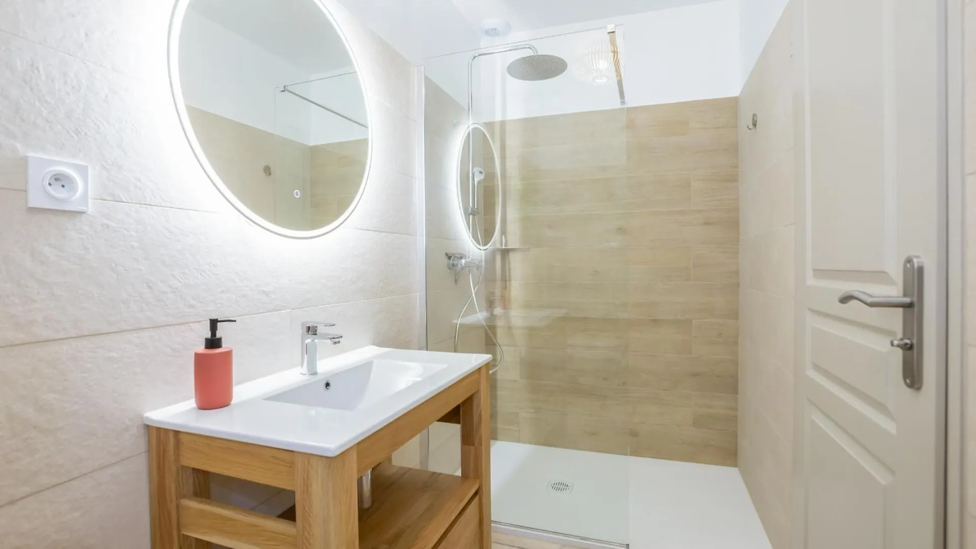 Gite Domaine De Meyrol Apartment Eyguieres France