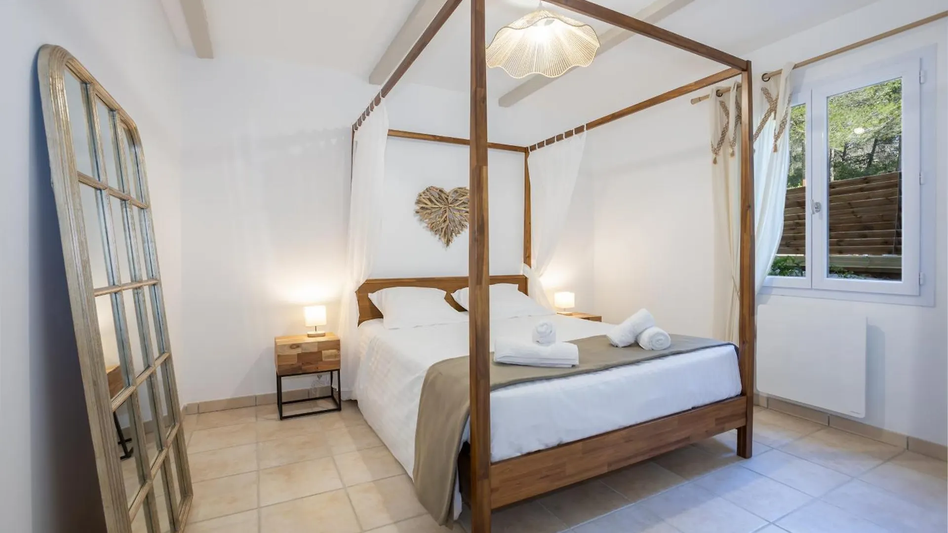 Gite Domaine De Meyrol Apartment Eyguieres