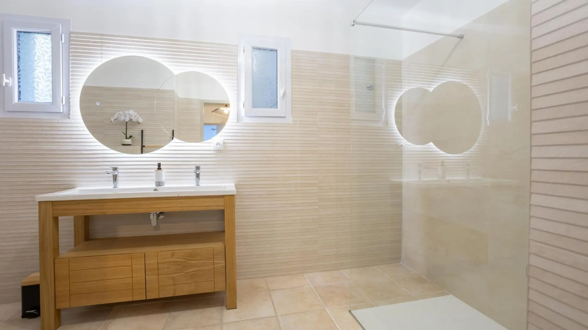 Gite Domaine De Meyrol Apartment Eyguieres France