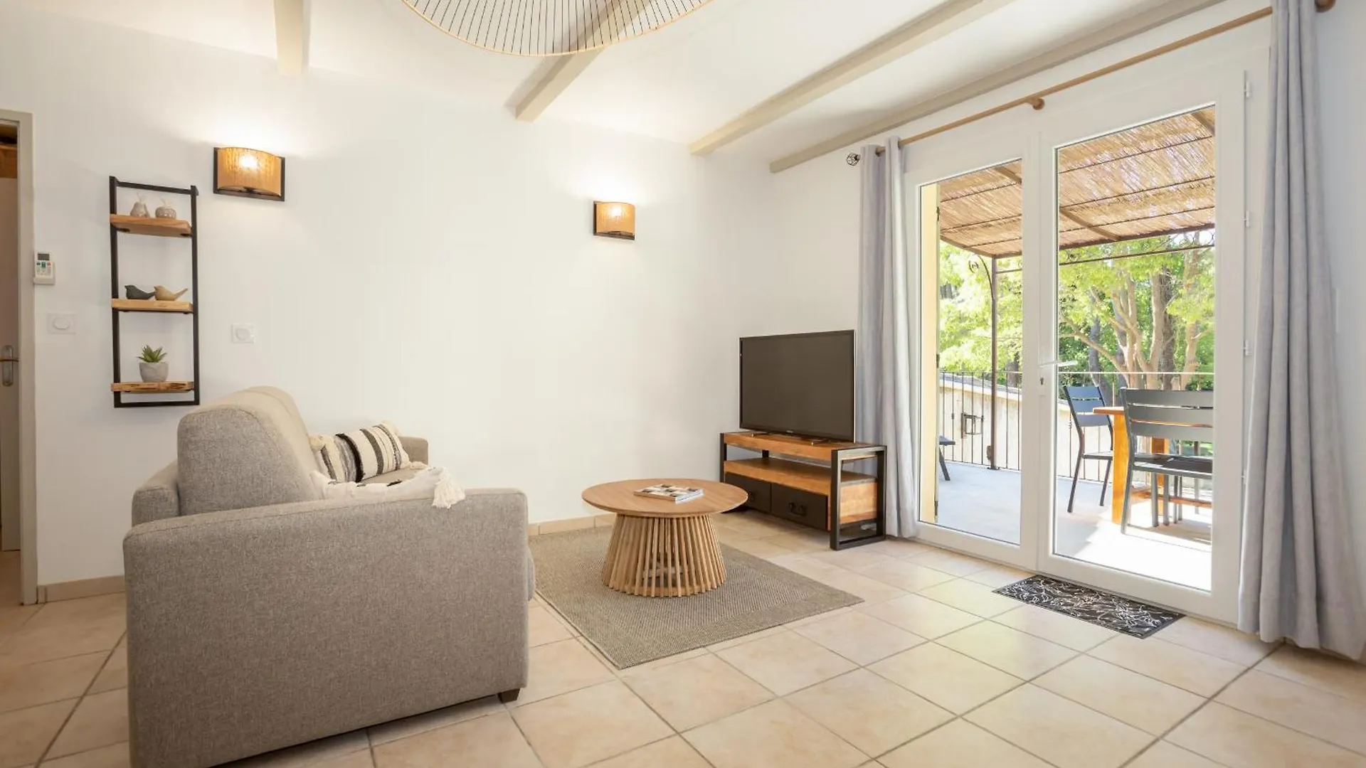 Gite Domaine De Meyrol Apartment Eyguieres