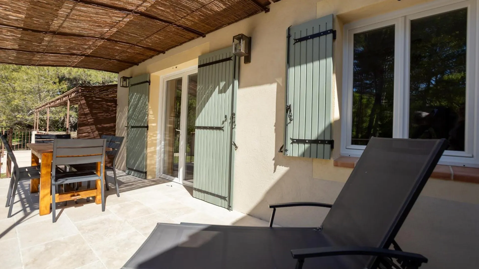 Gite Domaine De Meyrol Apartment Eyguieres